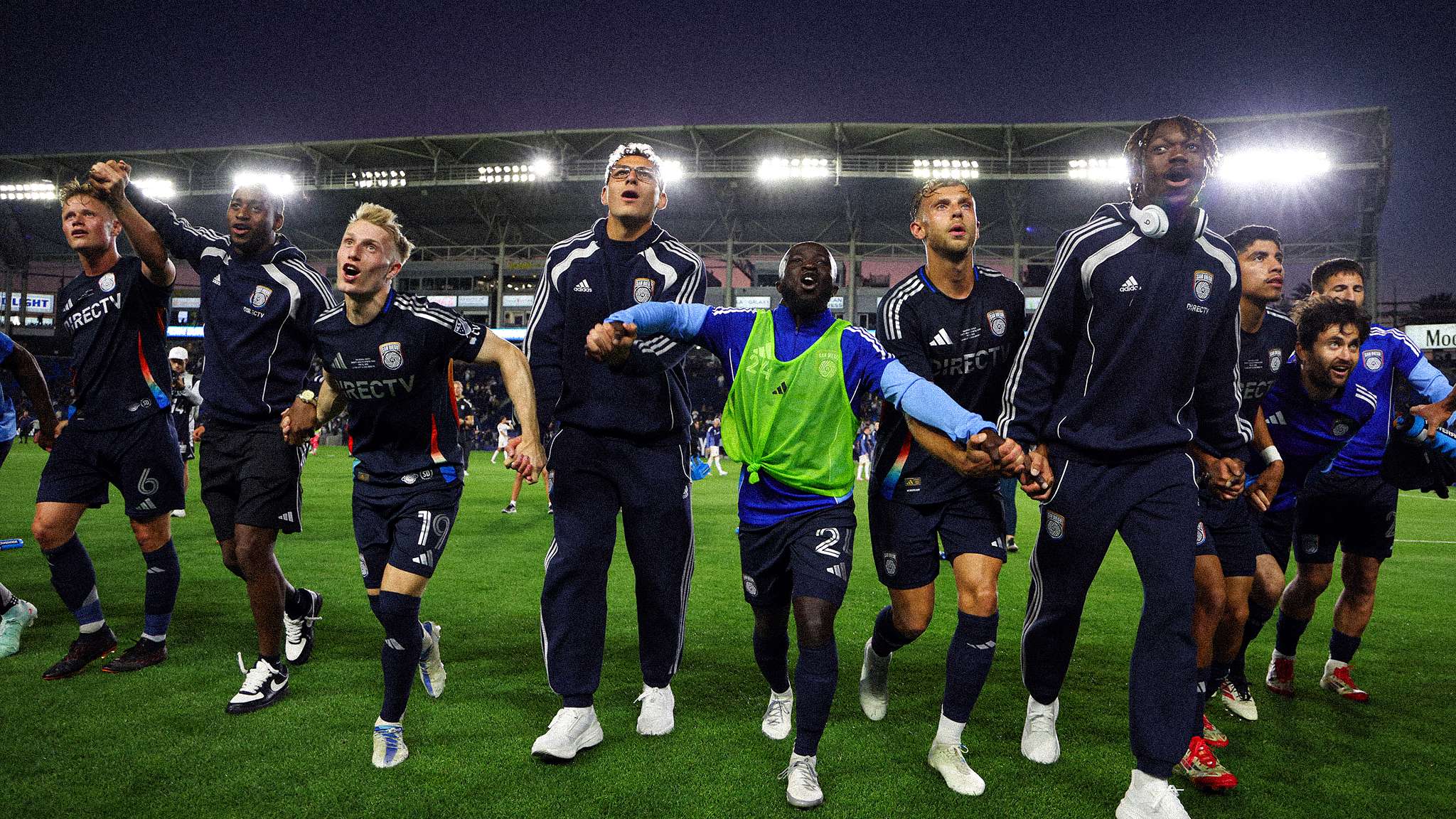 受到輕微損 受到輕微損